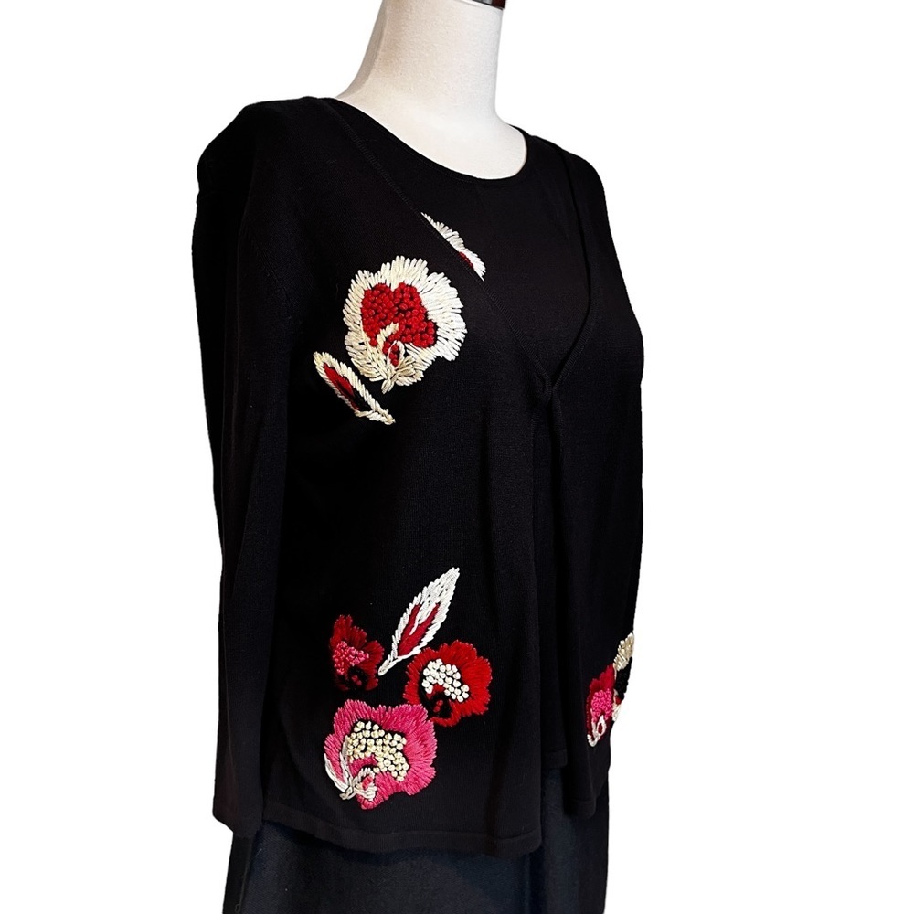 🌟EUC🌟2-Piece Nouveau Embroidered Floral Sweater Set Sz S/M - Picture 7 of 11